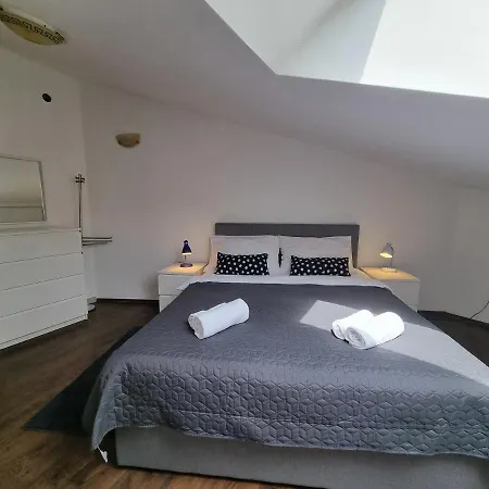 Paradiso Apartman *